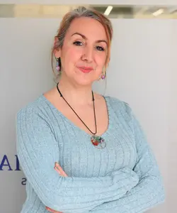 Jessica Jiménez, experta en determinar el valor de vehículos usados en Jaén